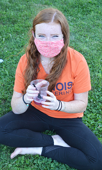 Illinois freshman Erika Jaszka enjoying a smoothie during the in-person Sweet Treat meet-up on Thursday afternoon. 